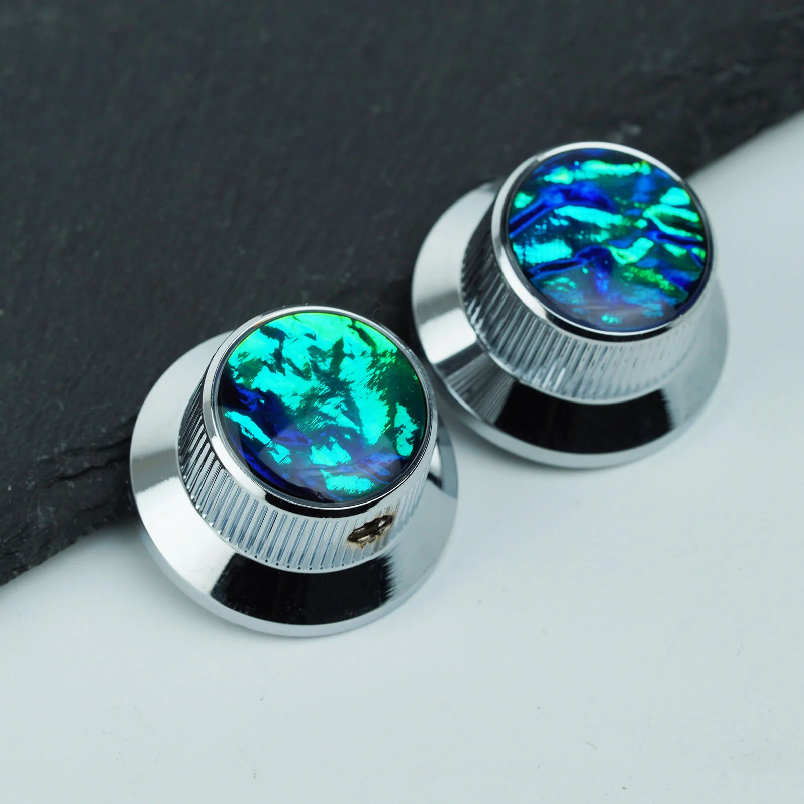 Guyker CKB019B Aluminum 6.3mm Control Knobs 3PC with Pattern Top for Electric Guitar & Bass - Image 3