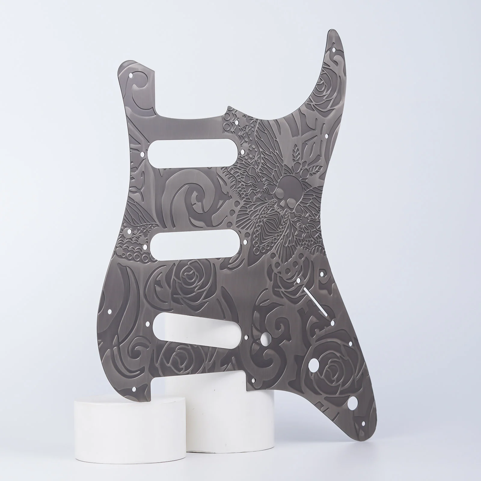 Guyker PG001 11-hole Modern-style S/S/S Brass Pickguard for FD Stratocaster - Image 25