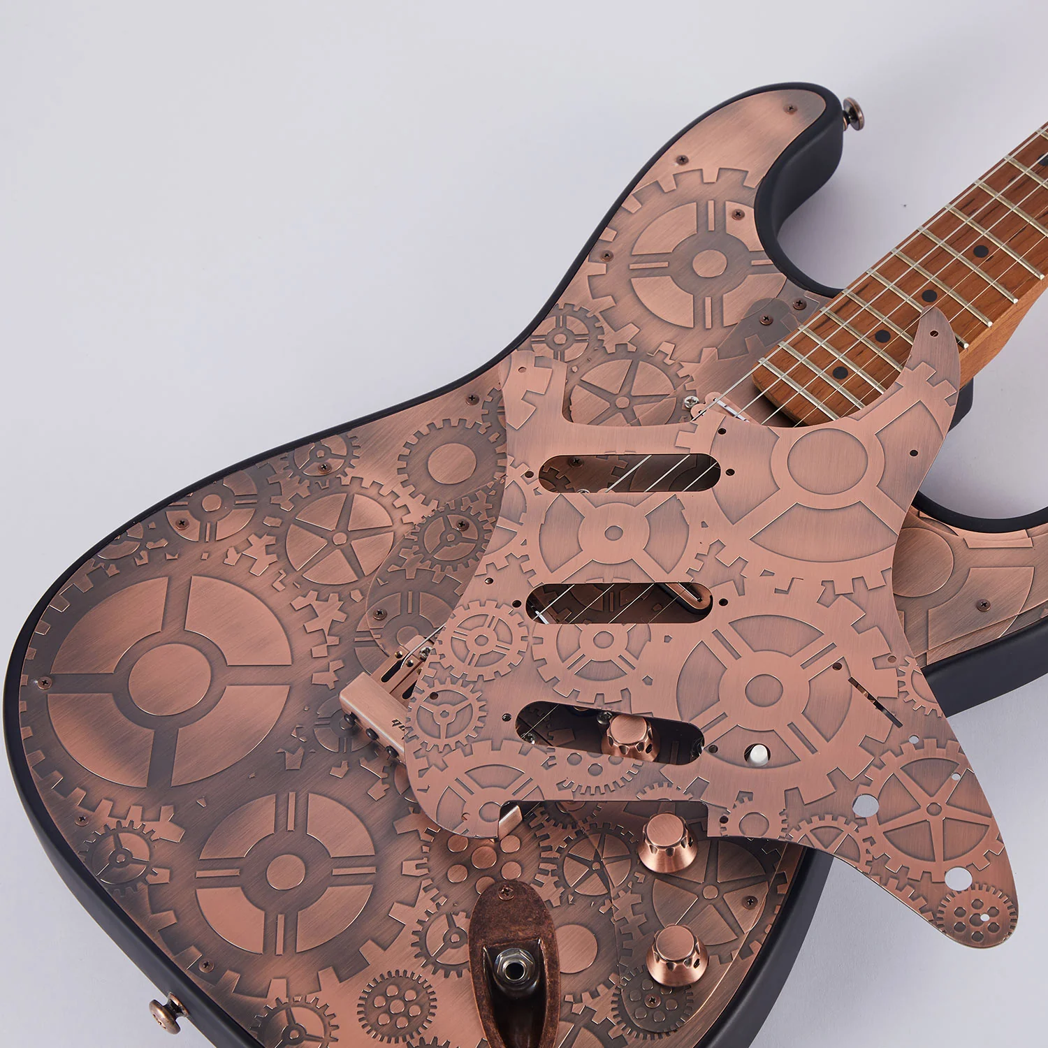 Guyker PG001 11-hole Modern-style S/S/S Brass Pickguard for FD Stratocaster - Image 4