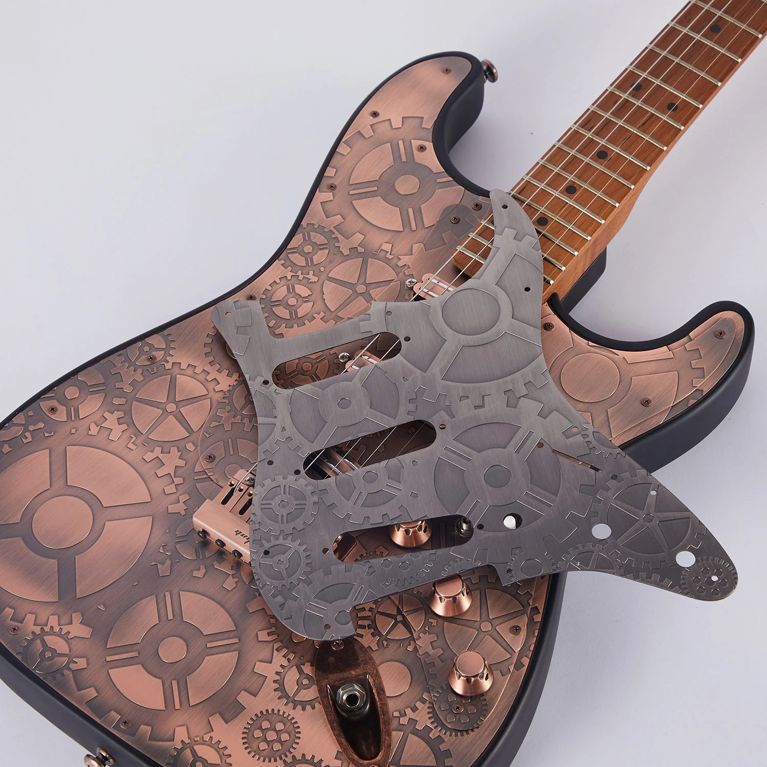 Guyker PG001 11-hole Modern-style S/S/S Brass Pickguard for FD Stratocaster - Image 6