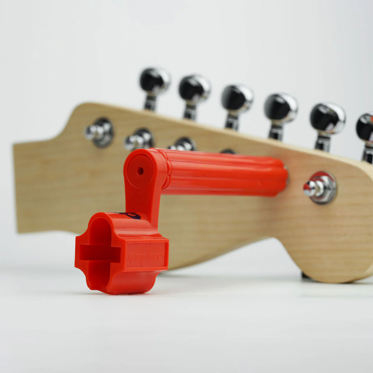 Guyker 4-in-1 Guitar String Winder Tool with Peg Winder, Screwdriver, Socket Wrench & Bridge Pin Puller - Image 6