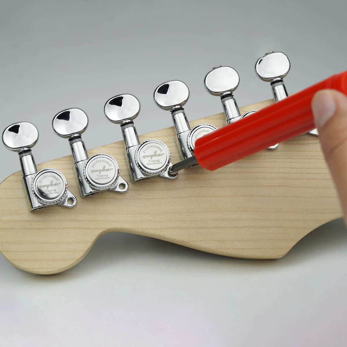 Guyker 4-in-1 Guitar String Winder Tool with Peg Winder, Screwdriver, Socket Wrench & Bridge Pin Puller - Image 7