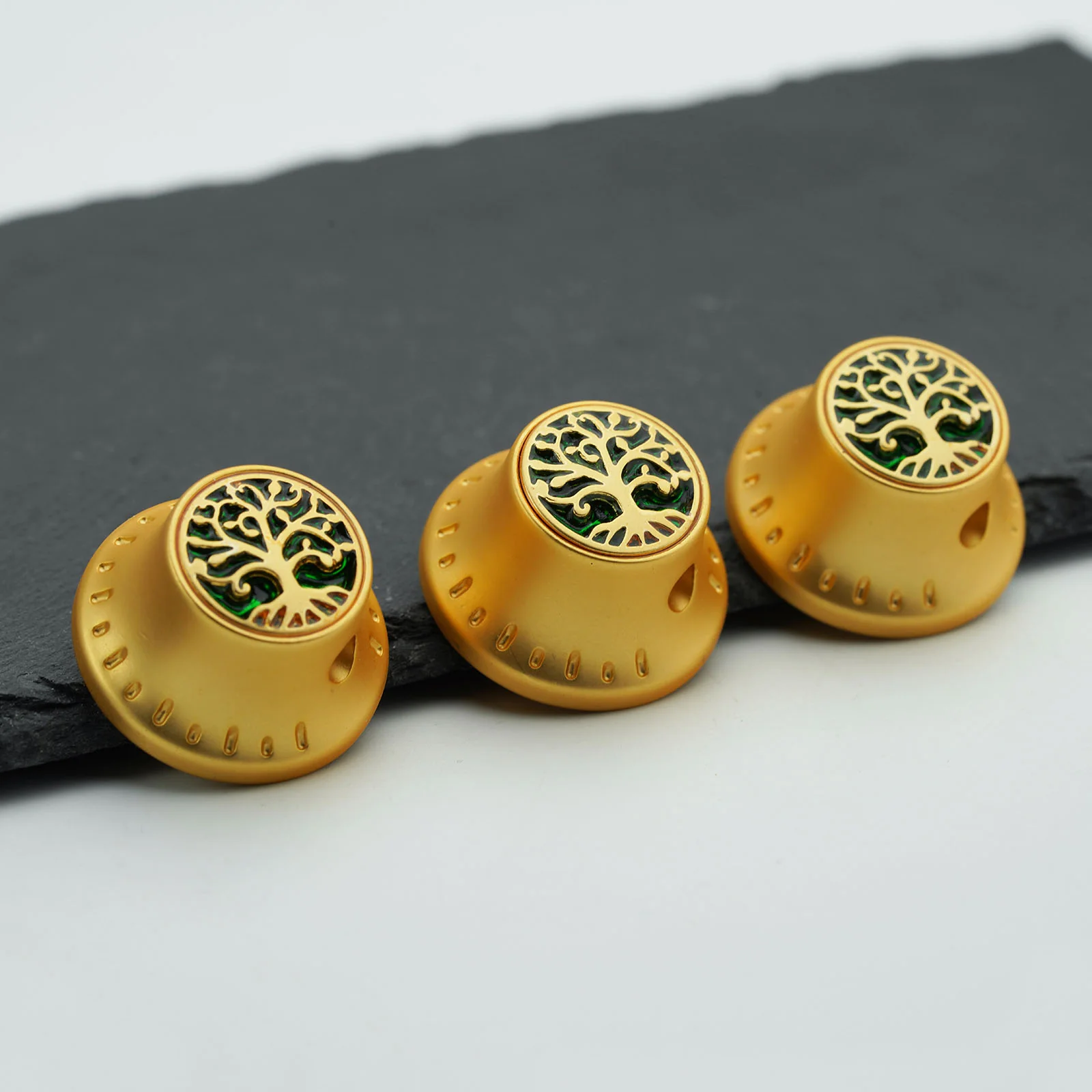 Guyker CKB033 Control Knob Tree of Life Bell Shape 6.3mm for Electric Guitar & Bass - Image 5