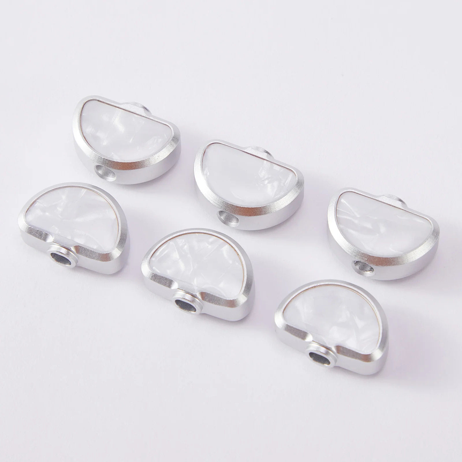 P04 Guyker White Shell Shape Tuner Buttons for 3R3L Tuners - Image 6
