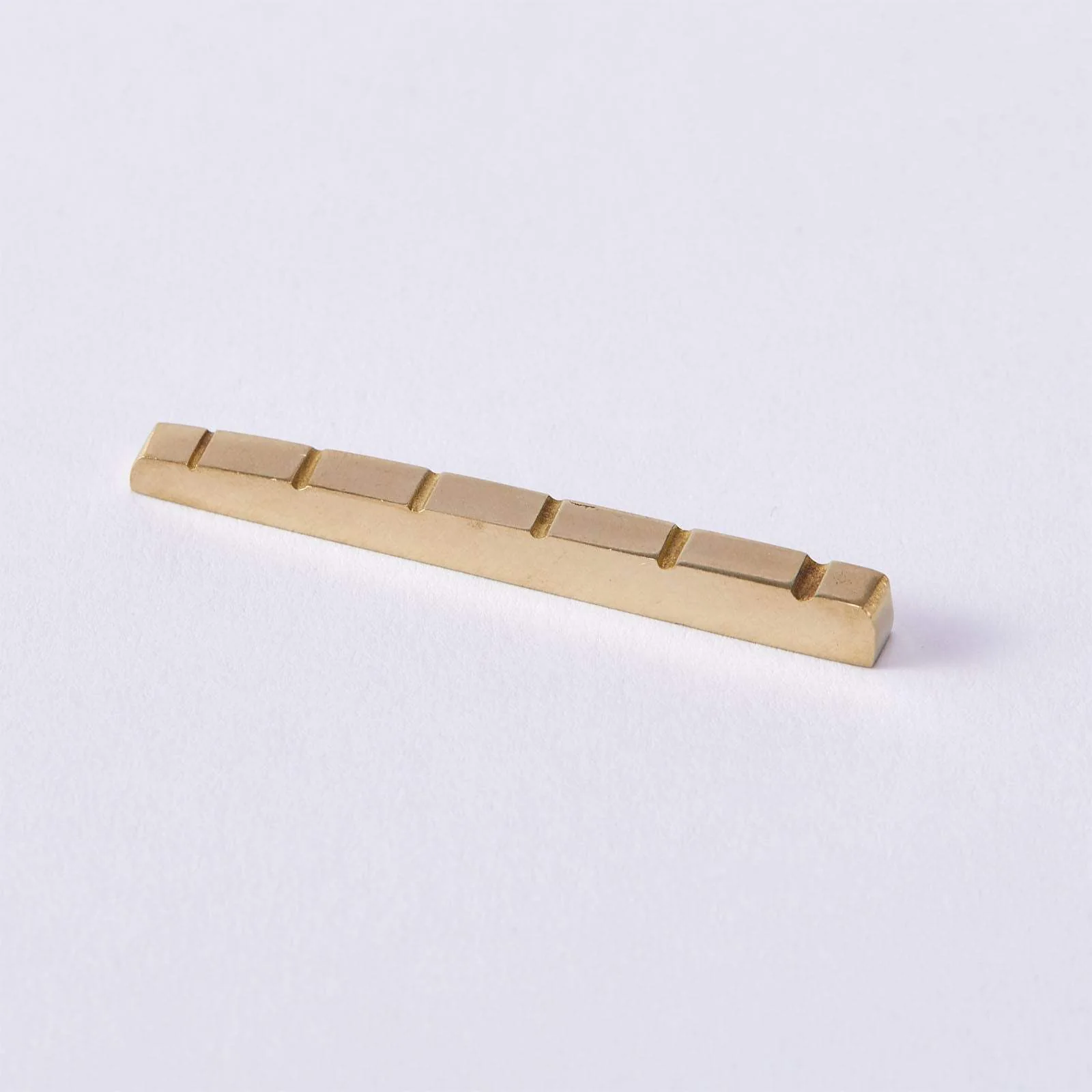 Guyker Pre-Slotted Brass Nut for 6-String Electric Guitar For ST & LP - Image 5