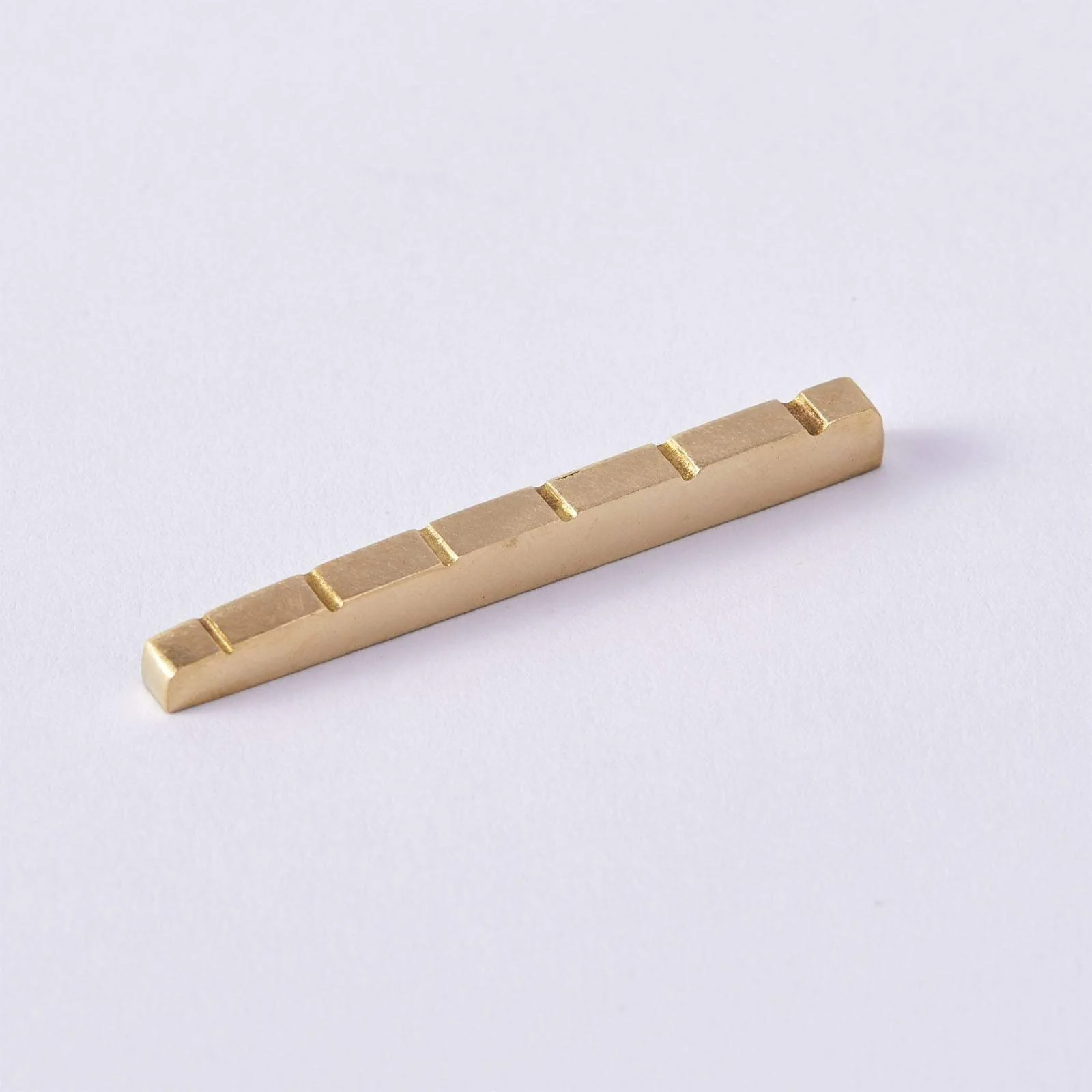 Guyker Pre-Slotted Brass Nut for 6-String Electric Guitar For ST & LP - Image 6